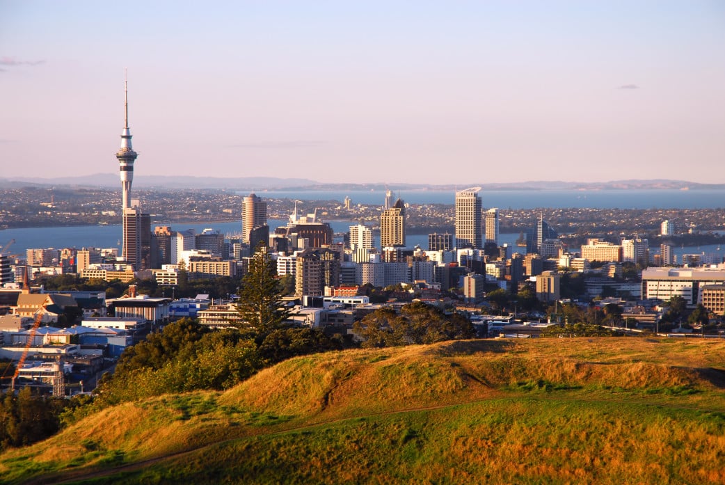 Auckland bei Dämmerung in Neuseeland
