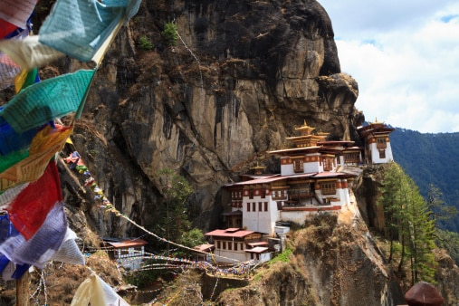 Trekking in Bhutan im Herbst mit klarer Sicht