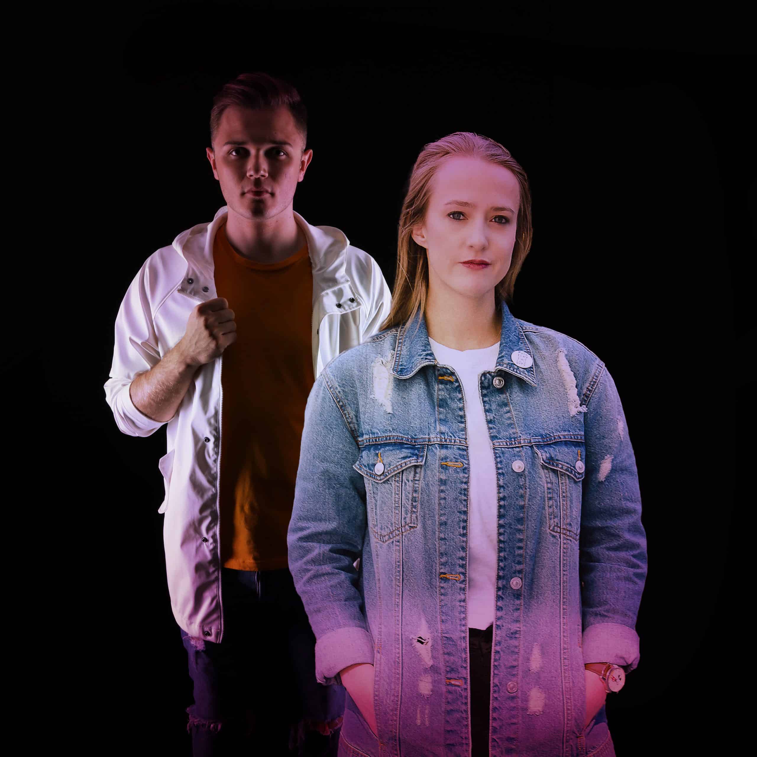 Kevin Neon und Jule Tanzt bei der Produktion des Urlaubslieds