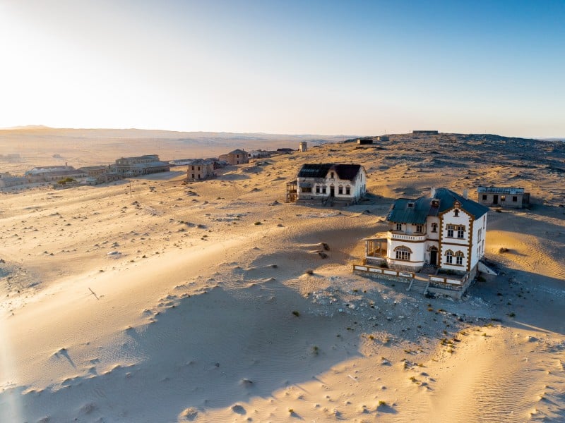 Morgendämmerung über Kolmanskop, Namibia
