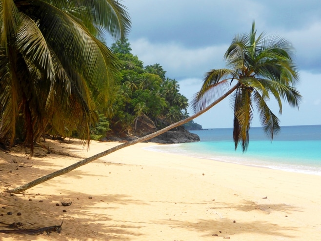 Paradiesischer Sandstrand - São Tomé