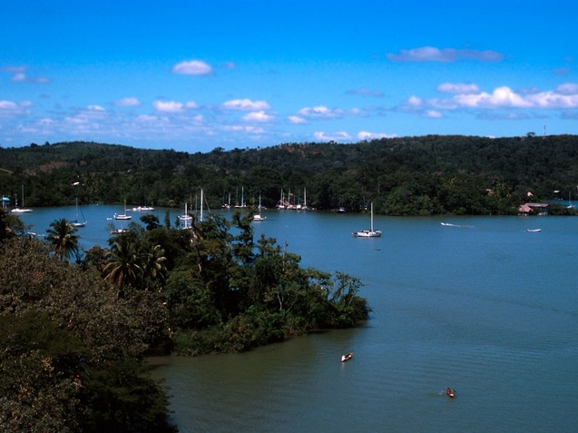 Boote - Puerto Barrios - Guatemala
