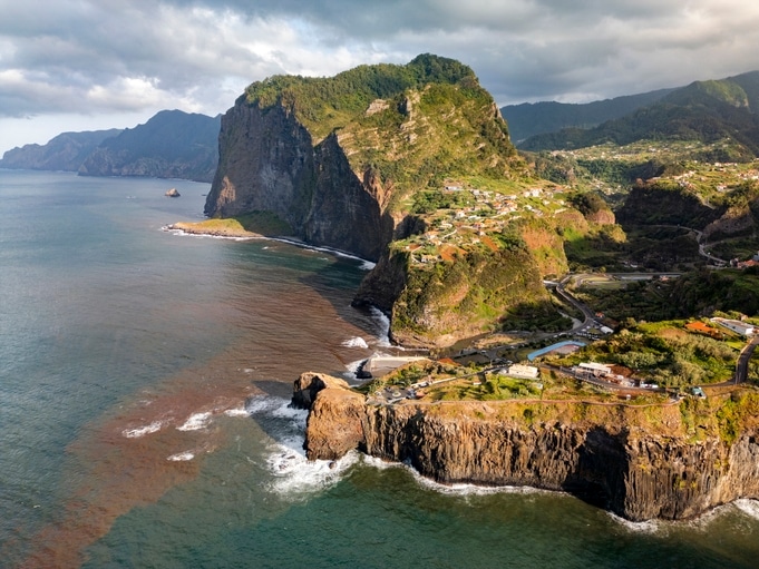 Klippen an Küste - Faial - Azoren