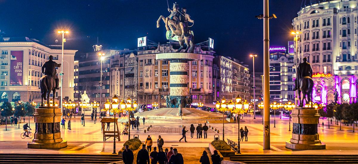 Menschen auf den Straßen von Skopje