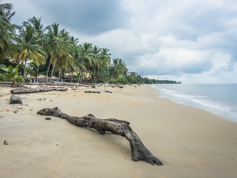 Tropischer Strand - Libreville - Gabun