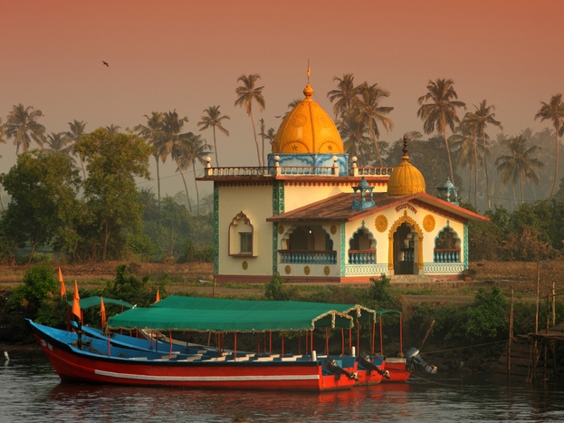 Tempel & Boot - Goa - Indien