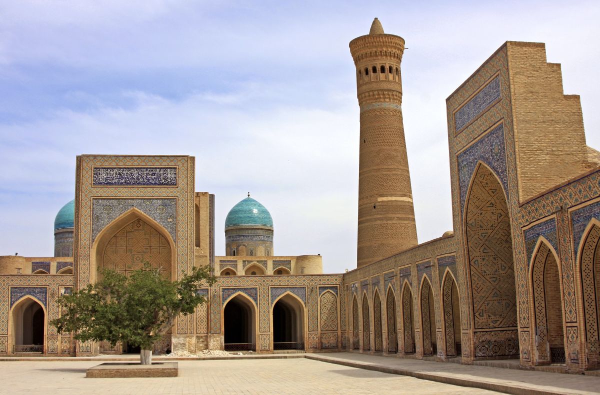 Buchara Kalan Komplex mit Minarett und Moschee