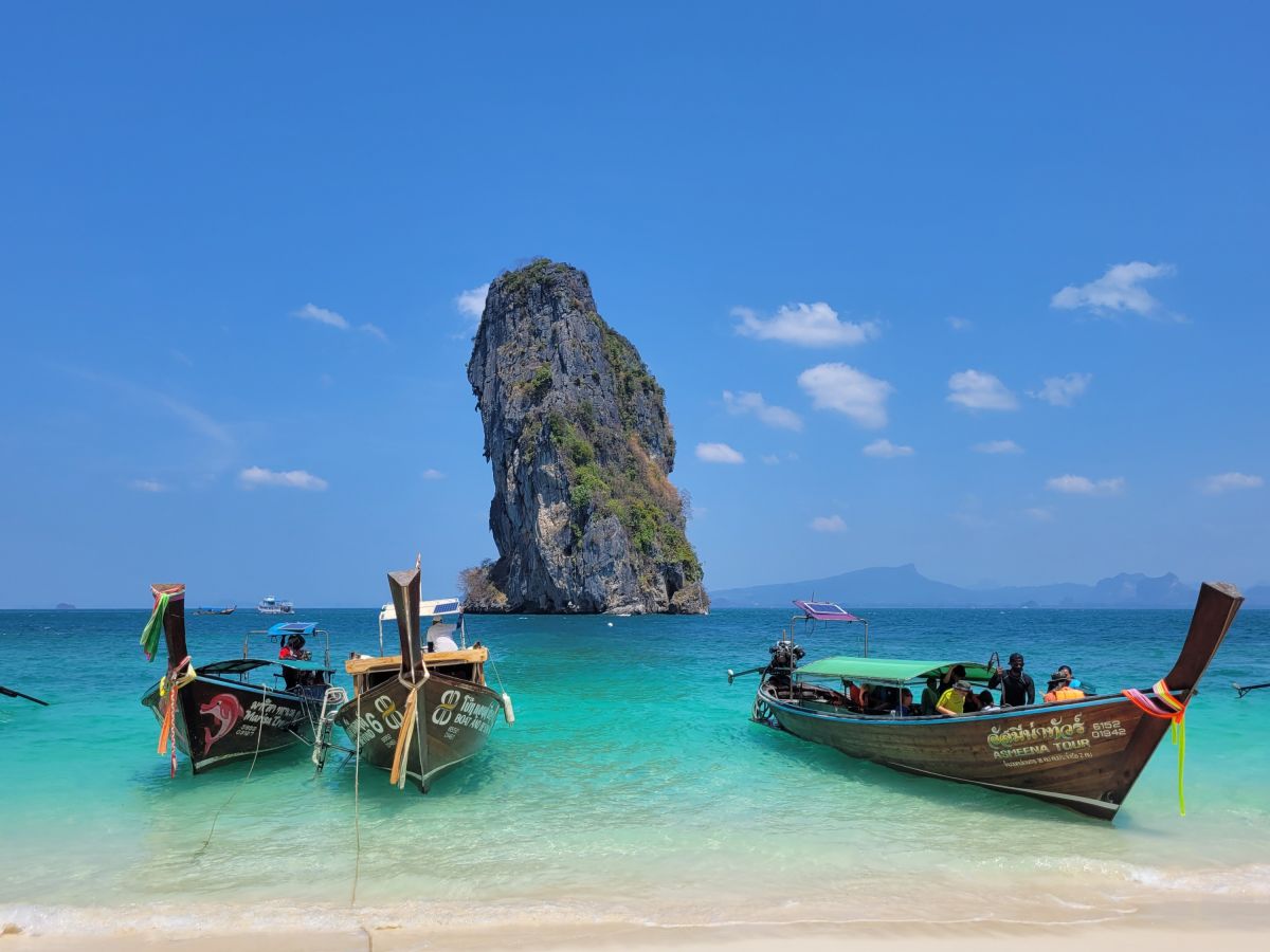 Blick von Poda Island beim Inselhopping