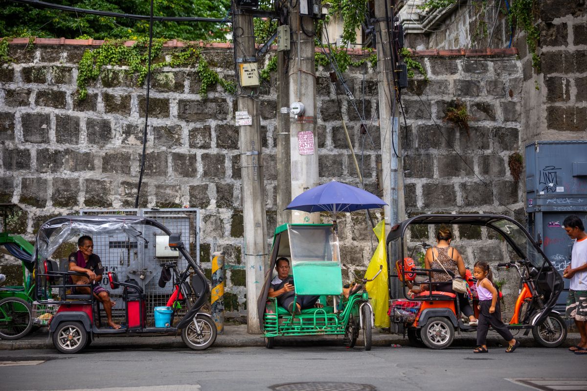 Die entspannte Lebensweise der Filipinos auf den Straßen von Manila