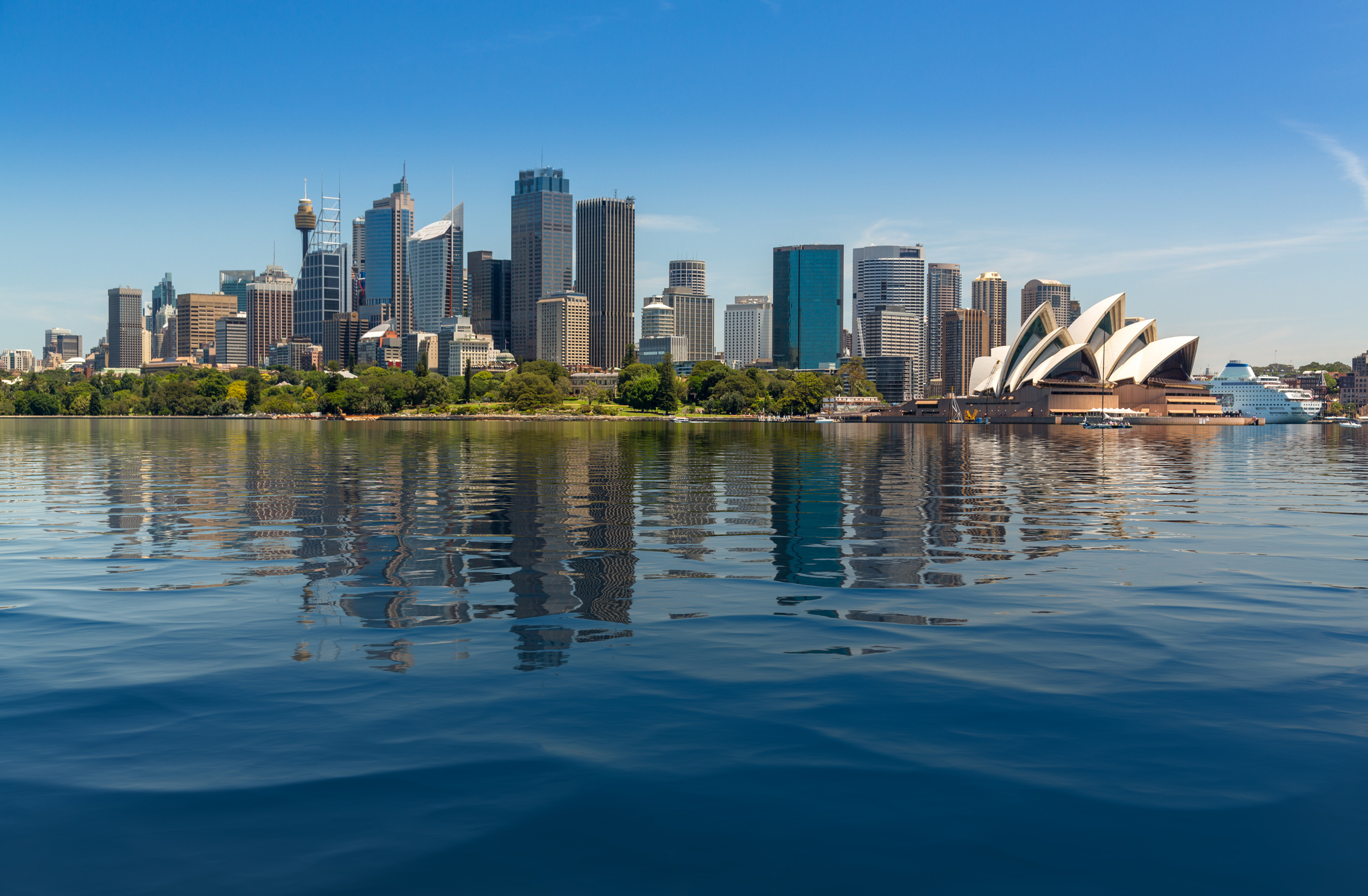 Sydney Harbour mit Opernhaus und Skyline
