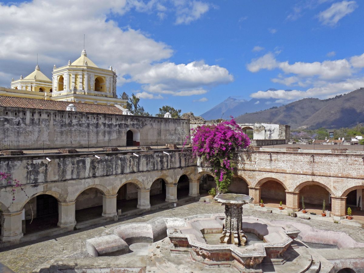 Das beeindruckende Kloster La Merced in Antigua, Guatemala