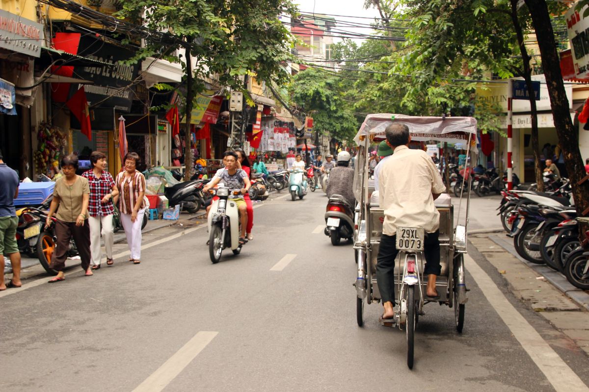Rikschafahrt in der Altstadt von Hanoi: Erleben Sie das pulsierende Leben Vietnams