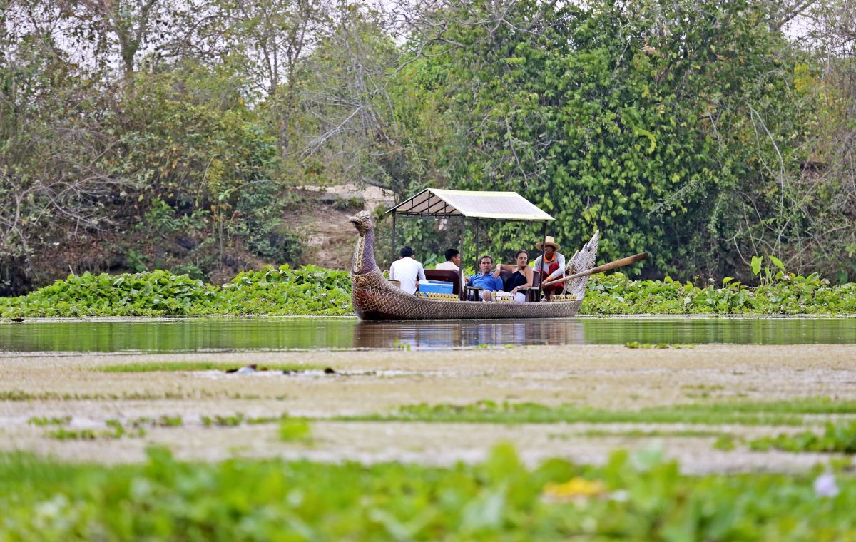 Malen Sie Ihre Erinnerungen: Fahrt mit dem Kong-Kear-Boot über den Prasat Chhrong in Kambodscha
