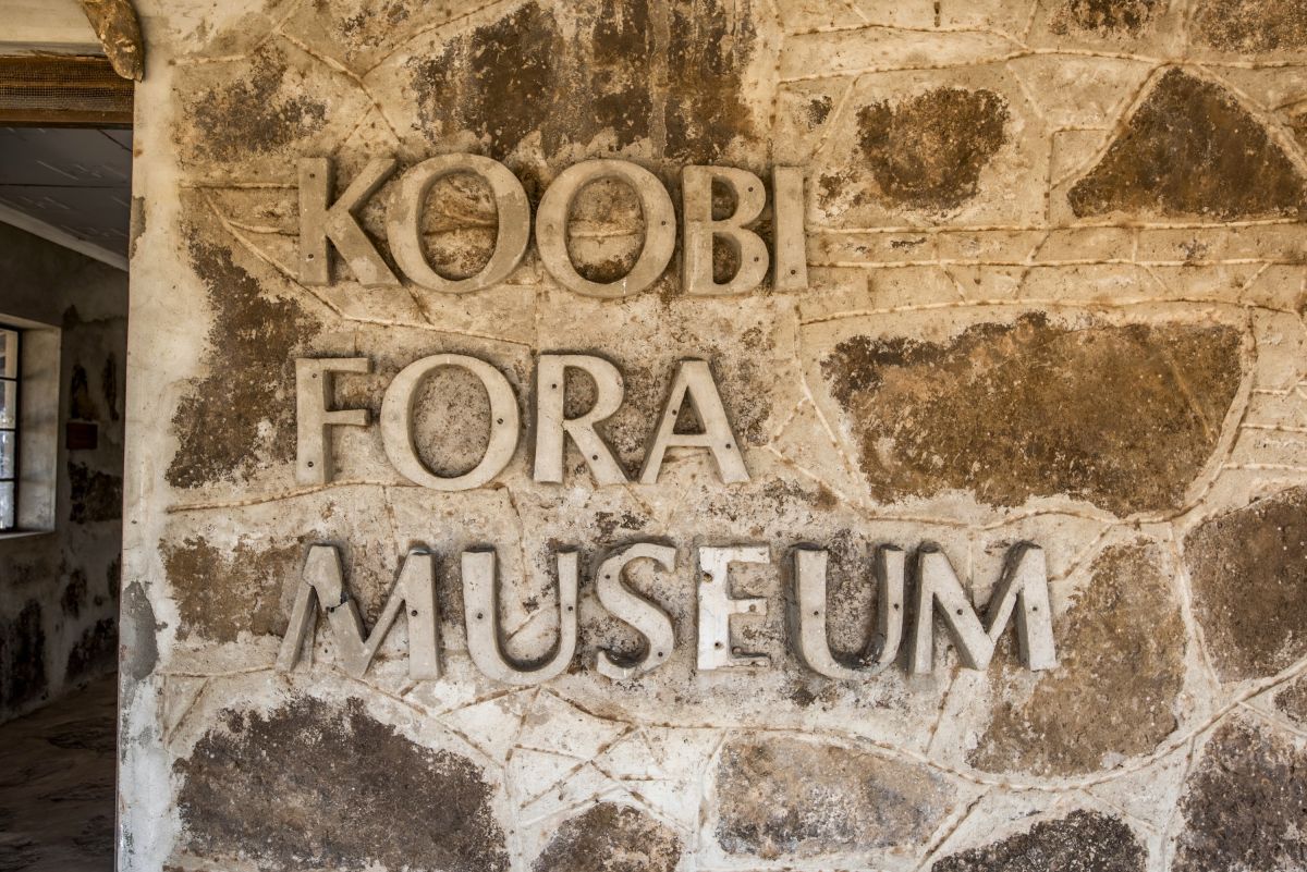 Besuchen Sie das Koobi Fora-Museum am malerischen Turkana-See in Kenia