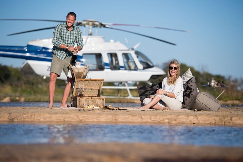 Erleben Sie einen Abenteuer Helikopterrundflug im Okavango-Delta in Botswana
