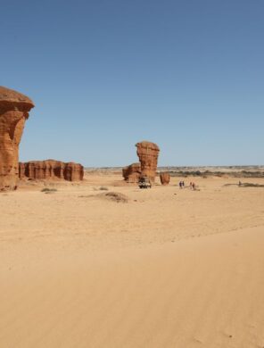 Entdecken Sie die faszinierenden Felsformationen in der Colinas do Curoca, Namibe
