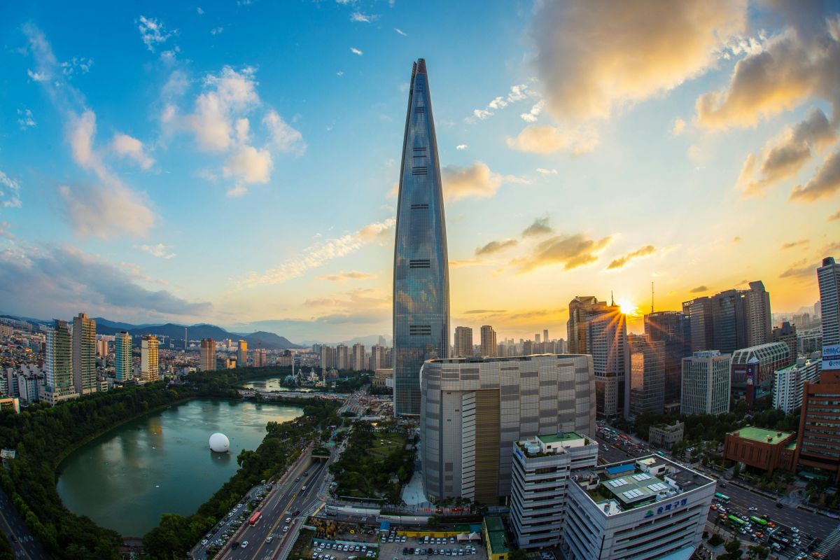 Seoul: Eine dynamische Stadtansicht bei Sonnenuntergang in Südkorea