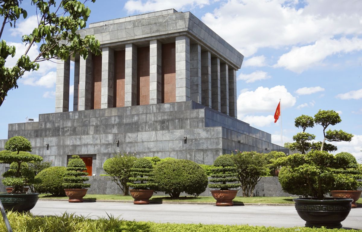 Ho-Chi-Minh-Mausoleum in Hanoi: Ein kulturelles Highlight in Vietnam