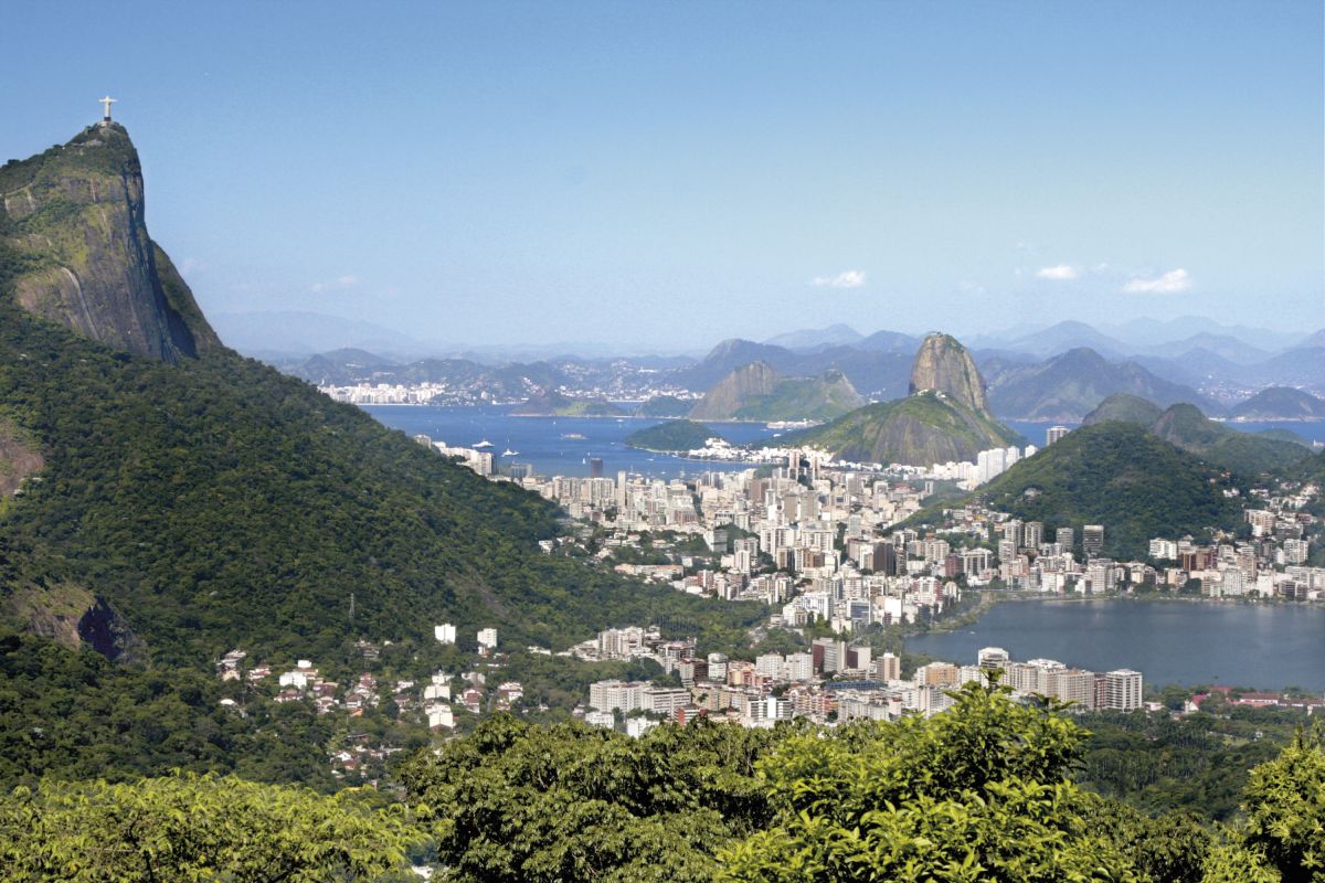 Panorama-Blick auf Rio de Janeiro: Die Schönheit Brasiliens genießen