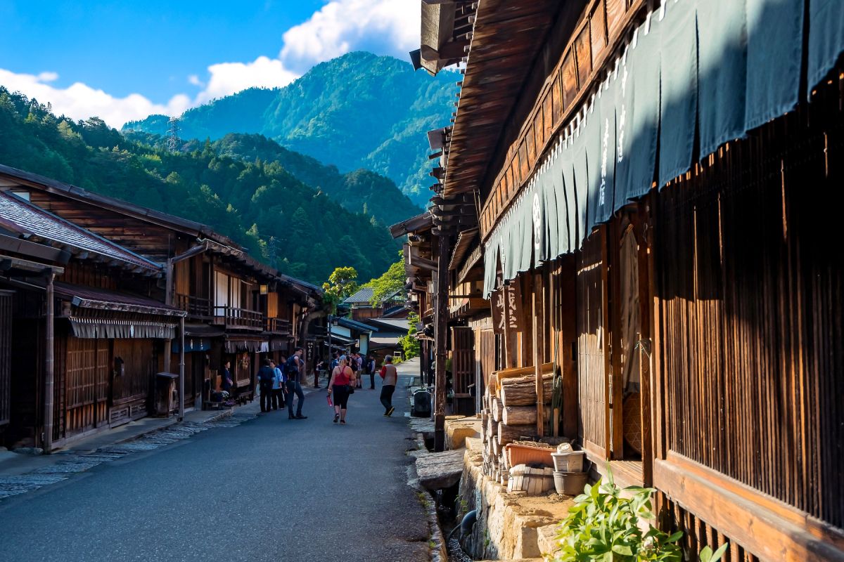 Entdecken Sie das malerische Kiso Tal in Japan – ein Ort für Trekking und kulturelle Erlebnisse.
