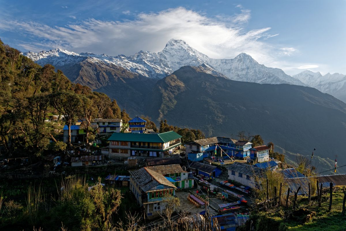 Der Morgen erwacht in Tadapani – Entdecken Sie das Himalaya-Gebiet in Nepal