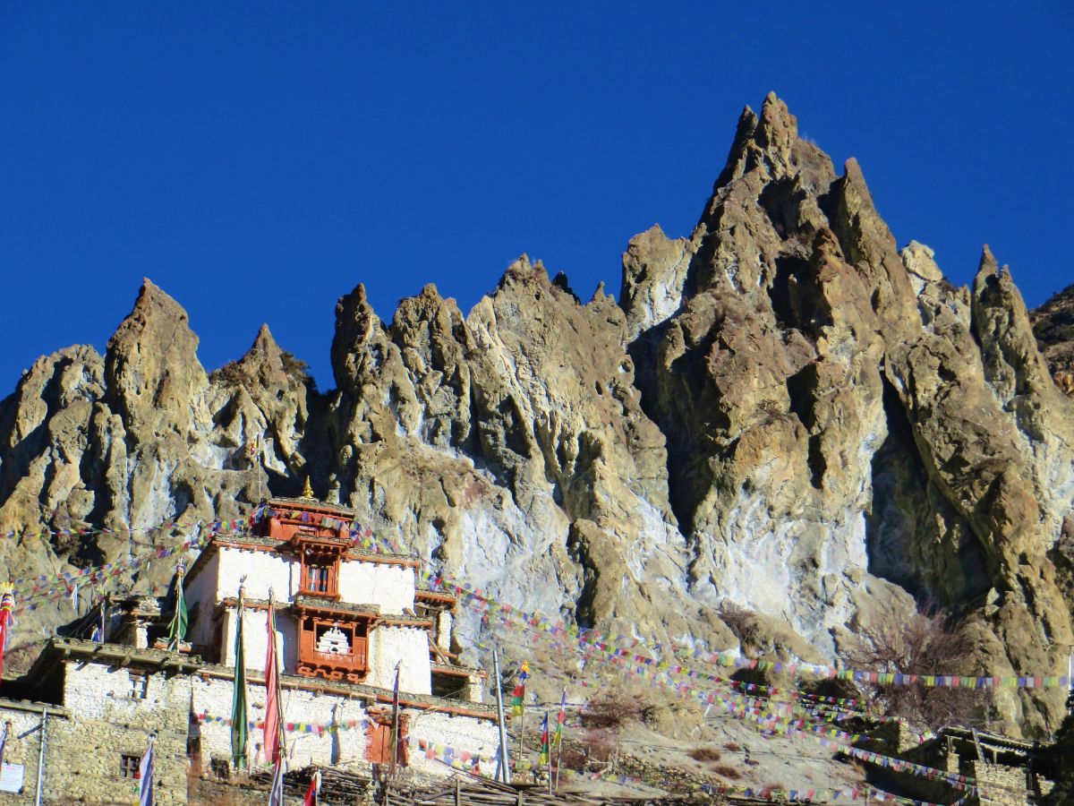 Weg von Pisang nach Manang: Entdecken Sie die Schönheit Nepals im Annapurna-Gebiet