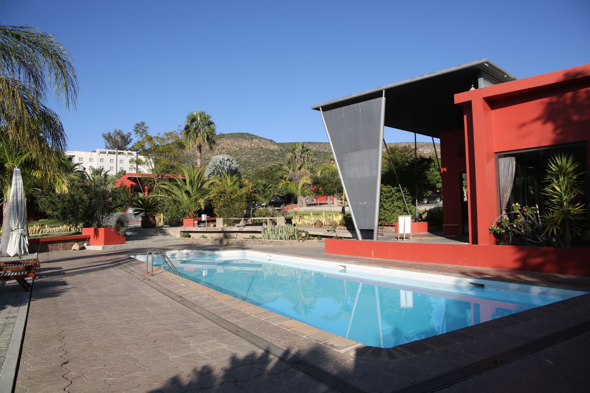 Casper Lodge in Lubango, Angola – Entspannen am Pool in Afrika
