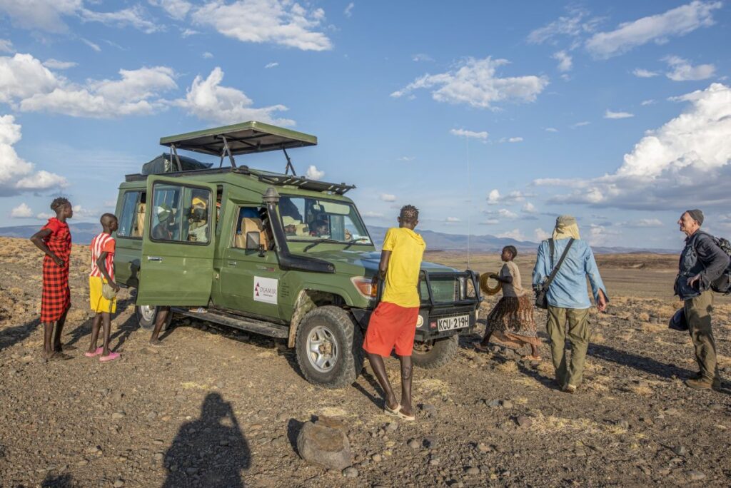 Rast am Turkana-See in Kenia mit einer Gruppe von Reisenden