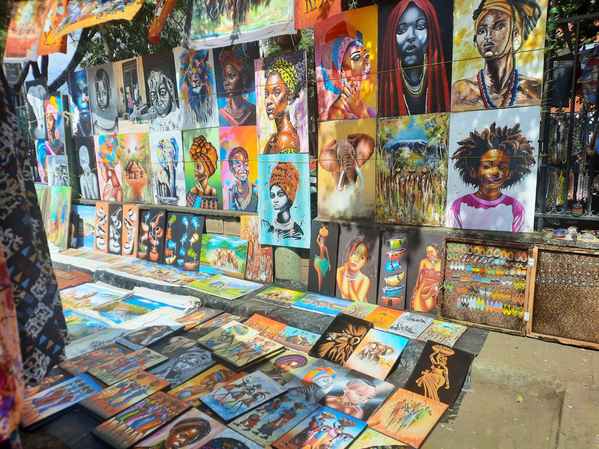 Kunstmarkt in Nairobi, Kenia: Entdecken Sie die kreativen Werke Afrikas