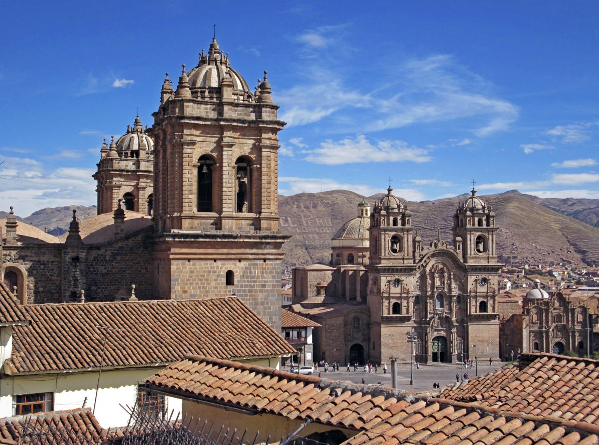 Entdecken Sie die Plaza de Armas in Cusco, Peru – ein kulturelles Zentrum Südamerikas