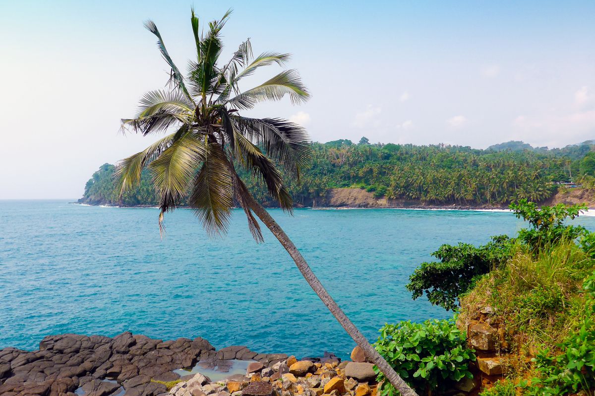 Küstenlandschaft auf São Tomé und Príncipe