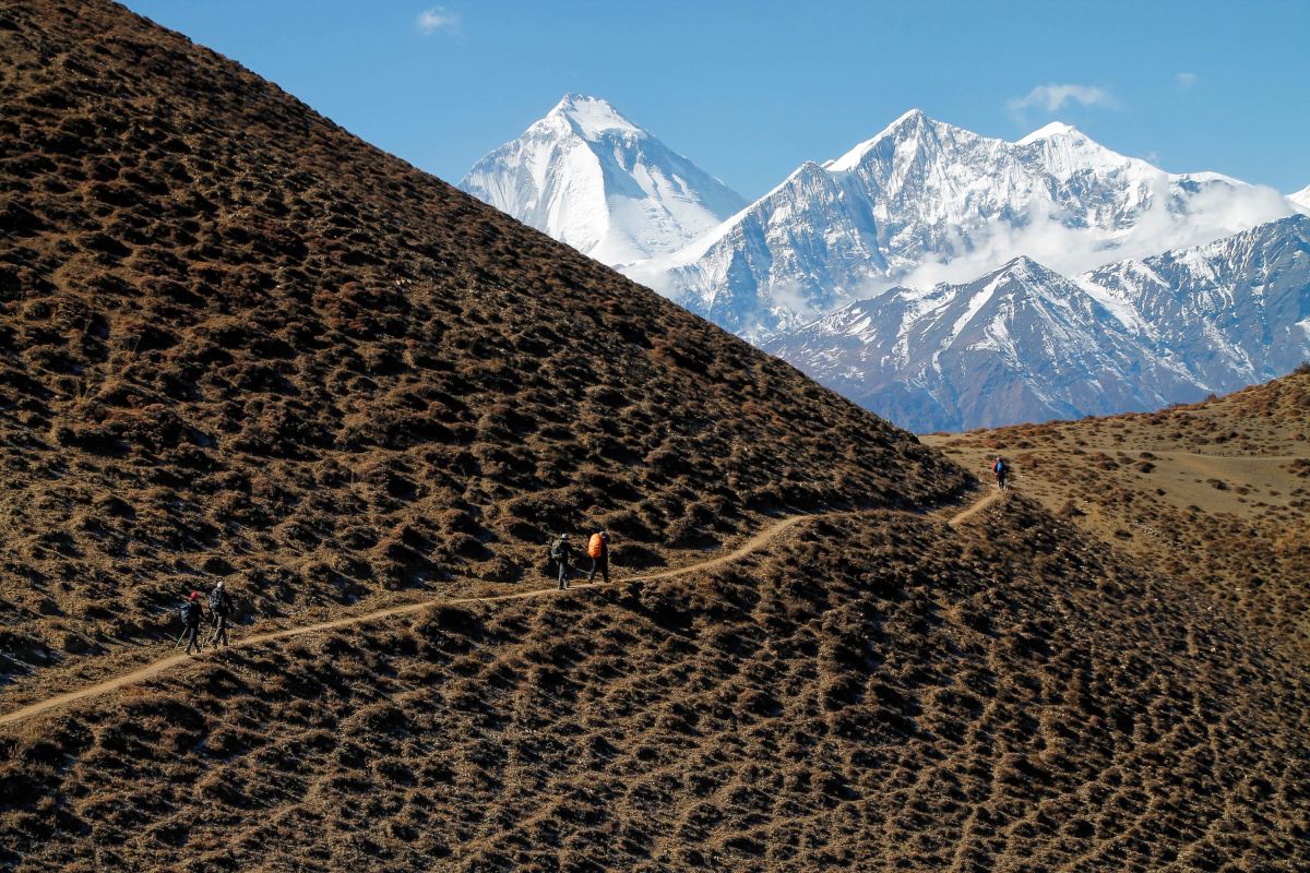 Erleben Sie die beeindruckenden Berge Nepals: Dhaulagiri und Tukuche Peak
