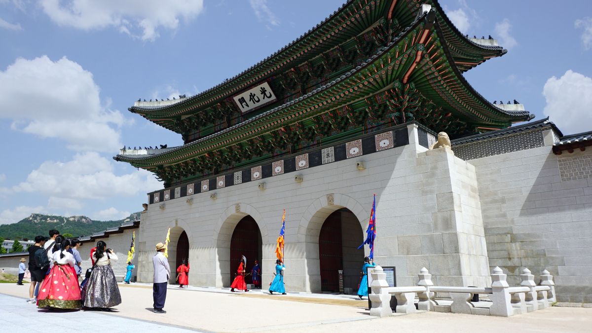Erleben Sie den Gyeongbokgung Palast in Seoul: Ein Blick in die koreanische Kultur