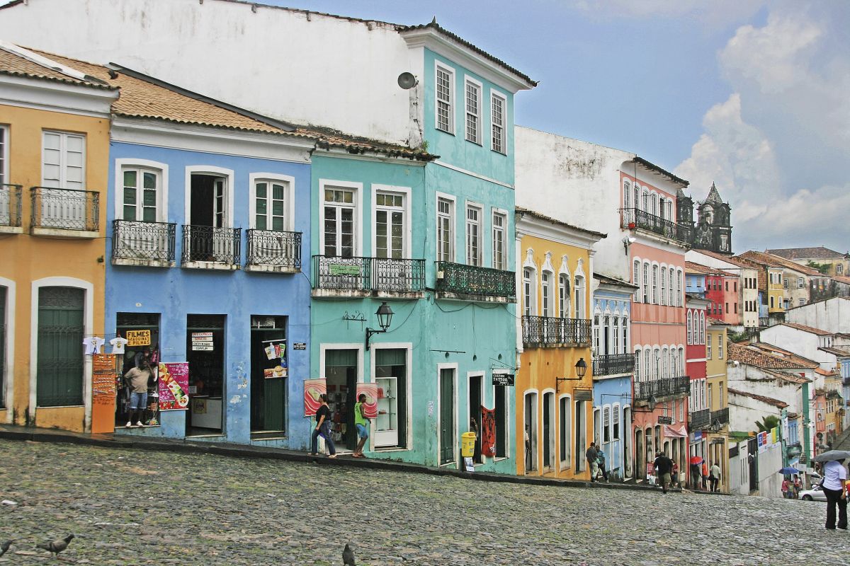 Entdecken Sie die bunten Straßen von Salvador da Bahia, Brasilien