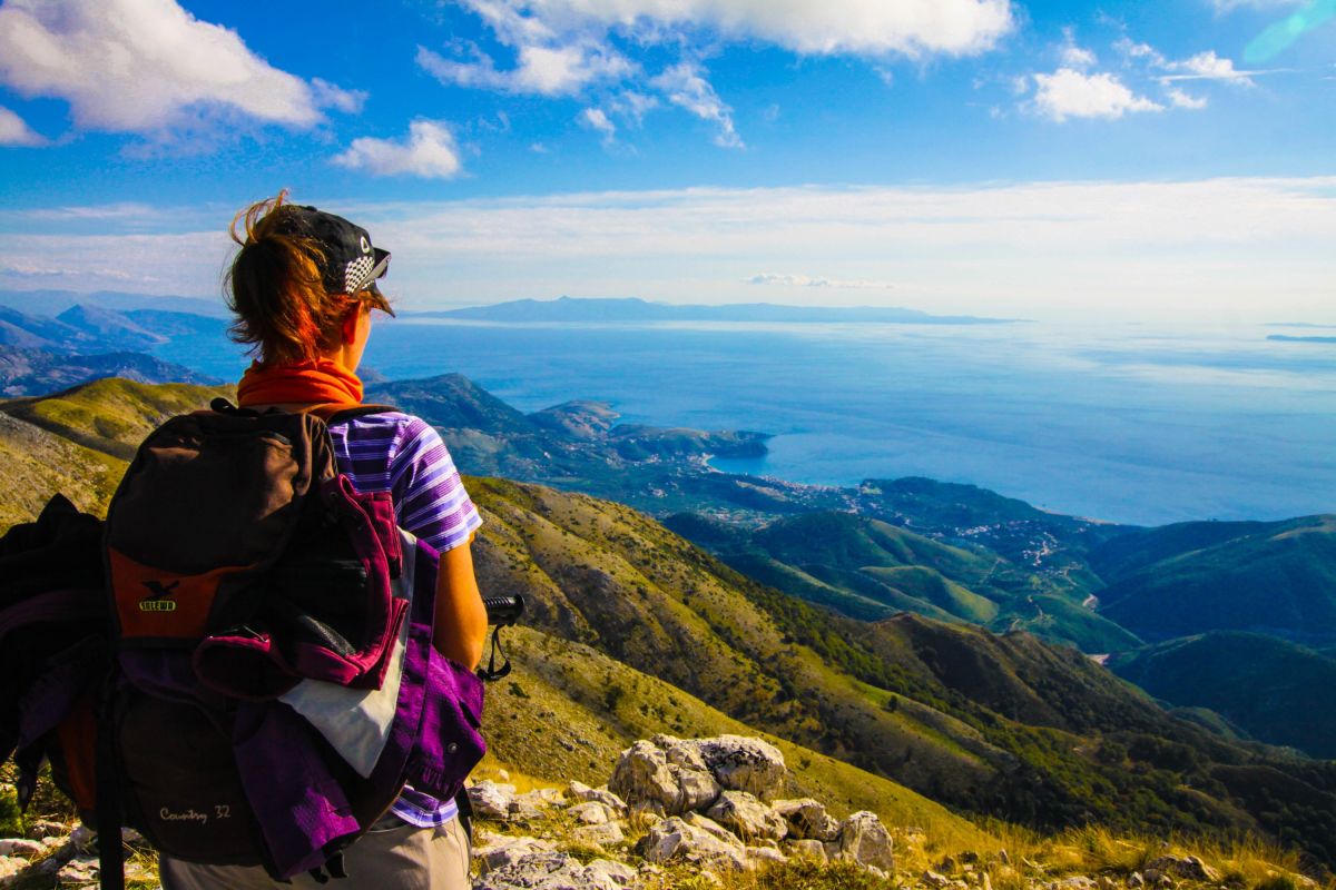 Atemberaubender Blick auf die Küste am Llogara-Nationalpark in Albanien