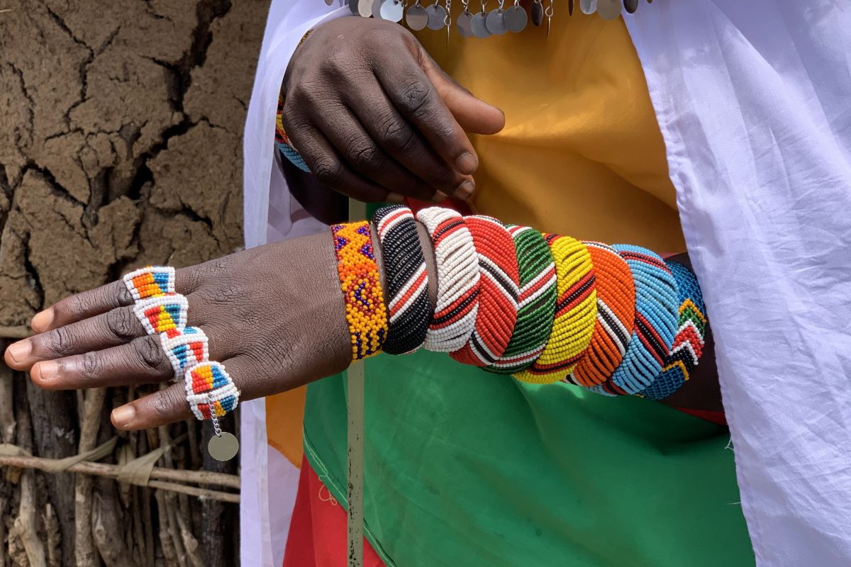 Traditioneller Schmuck der Samburu in Kenia – Ein Blick auf kunstvolle Handwerkskunst