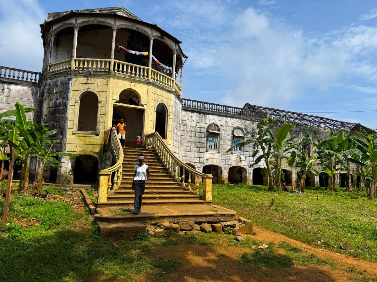 Entdecken Sie die historische Roça Água Izé in São Tomé und Príncipe