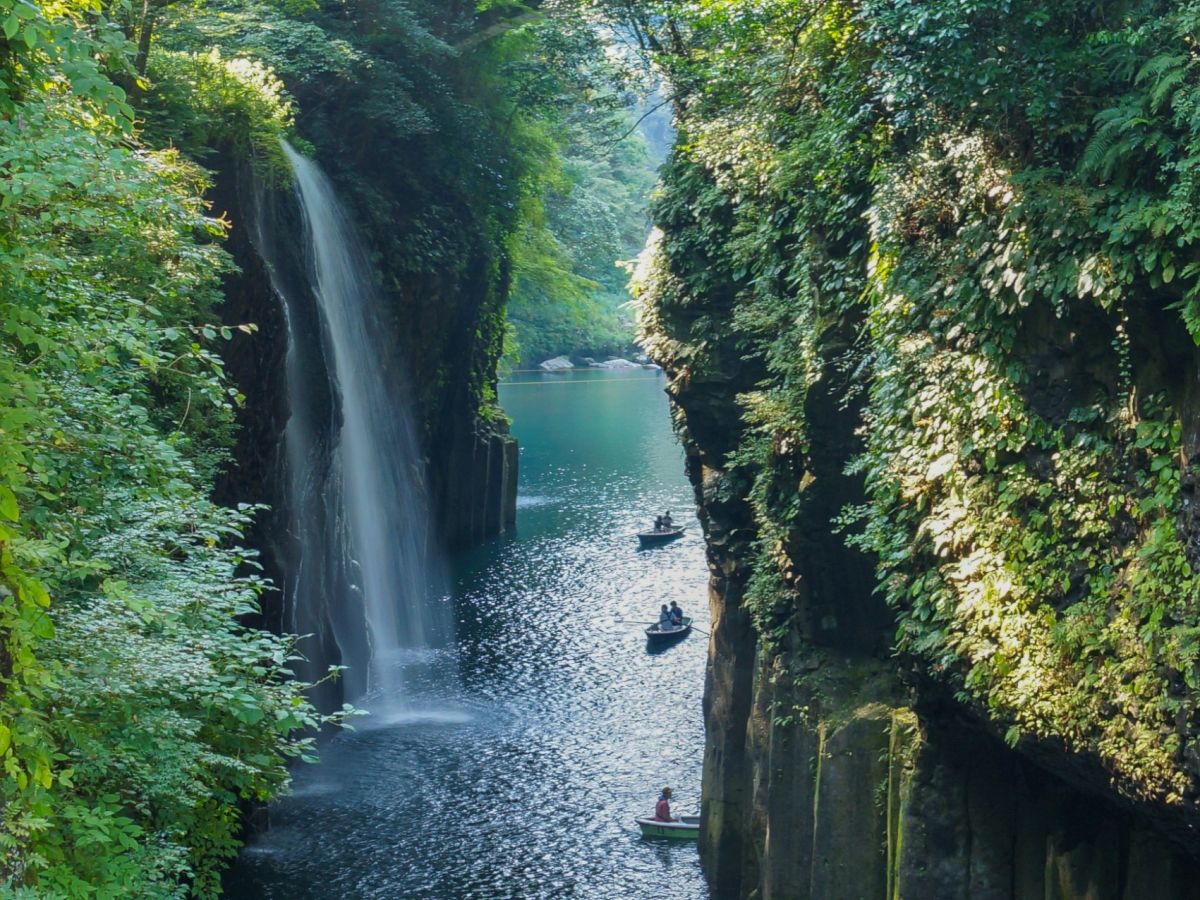 Takachiho: Entdecken Sie die atemberaubende Natur am Fluss in Japan