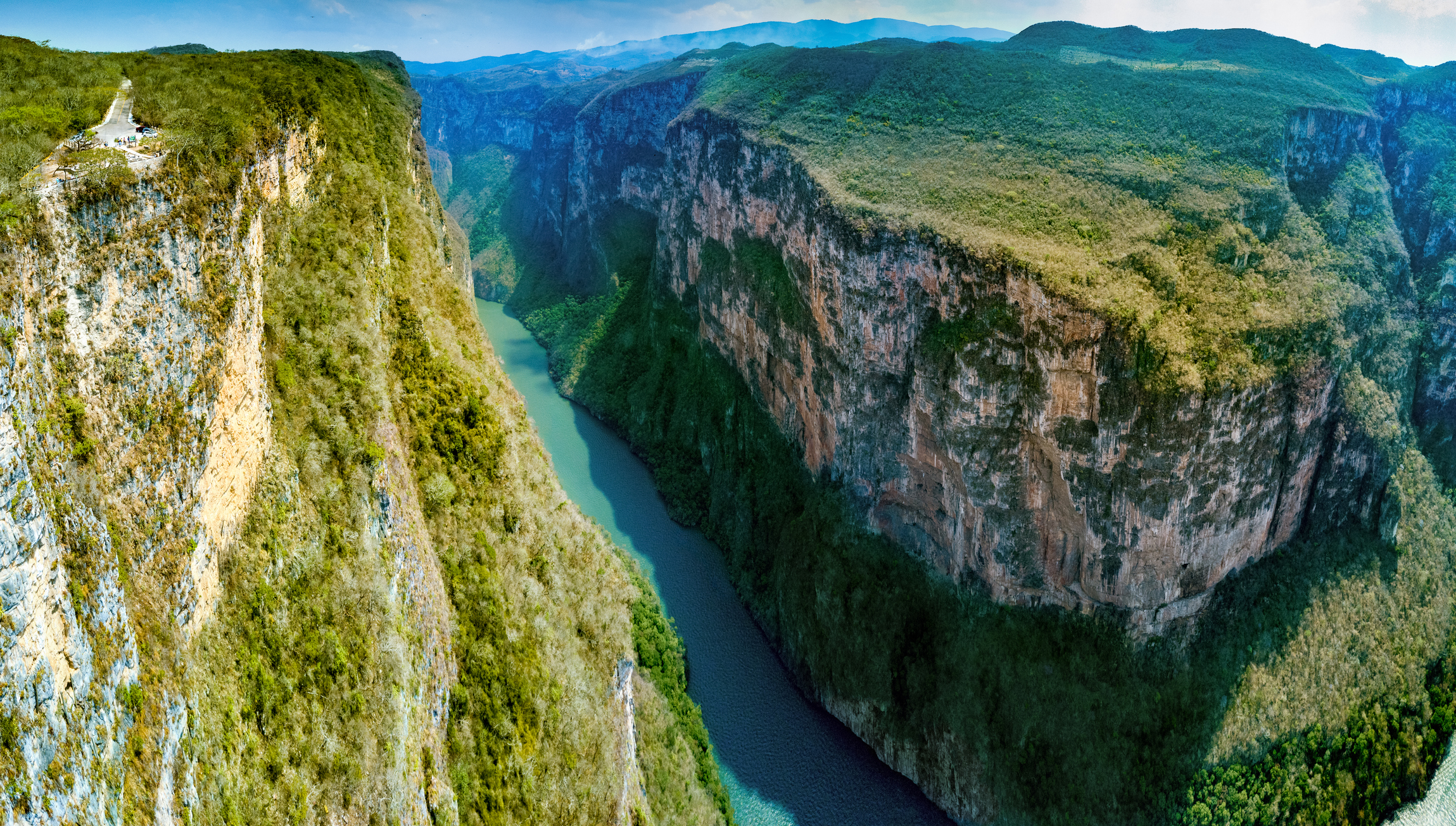 Panorama-Luftaufnahme des Sumidero-Canyons in Chiapas, Mexiko.