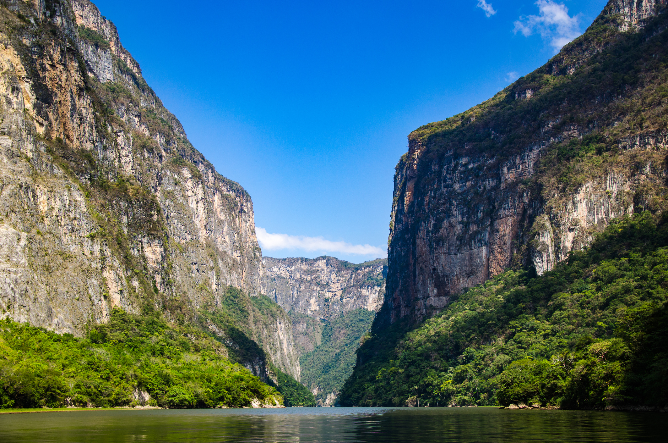 Weiter Canyon in einem mexikanischen Nationalpark
