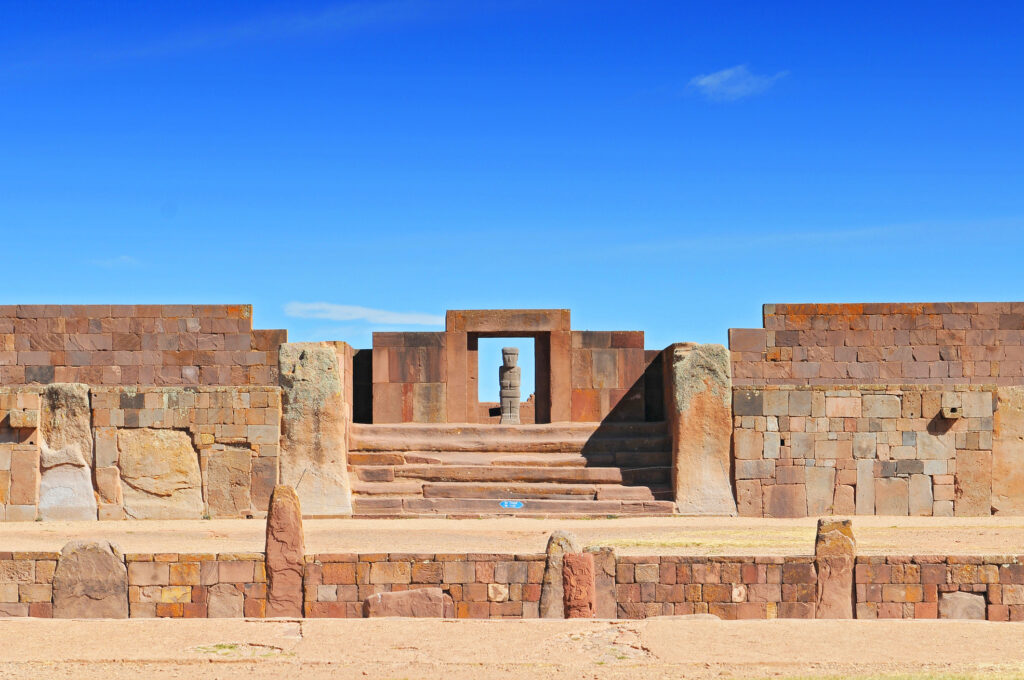 Bolivien, Tiwanaku, Tempel Kalasasaya, eine wichtige präkolumbianische archäologische Stätte.