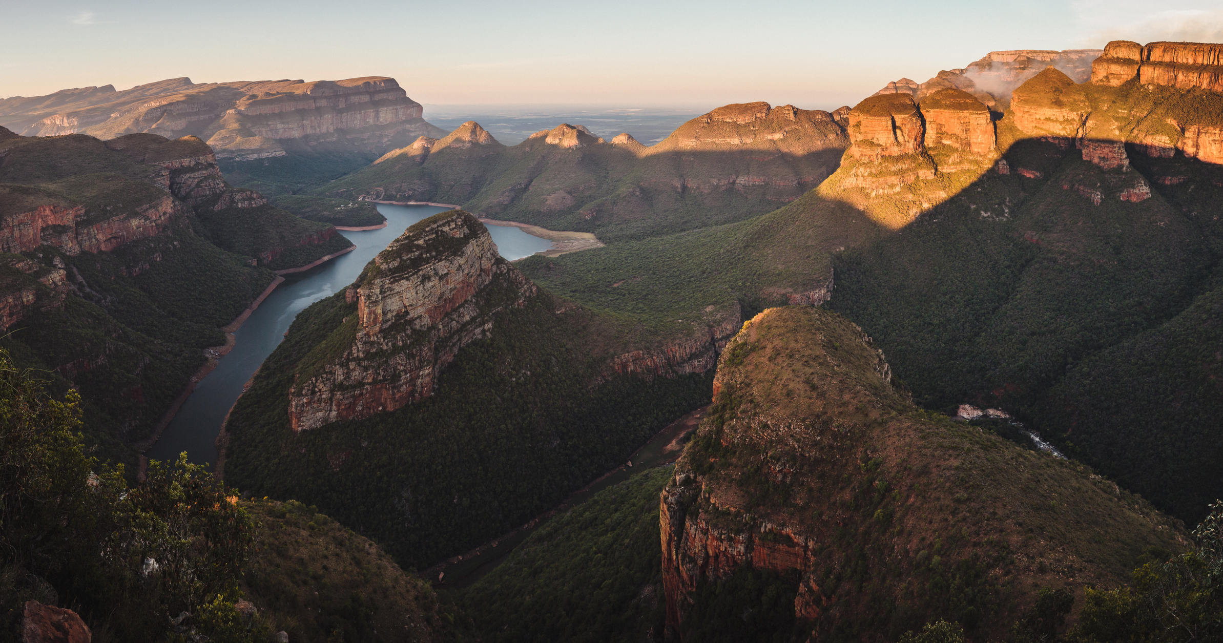Sonnenuntergang über dem Canyon God's Window in Südafrika