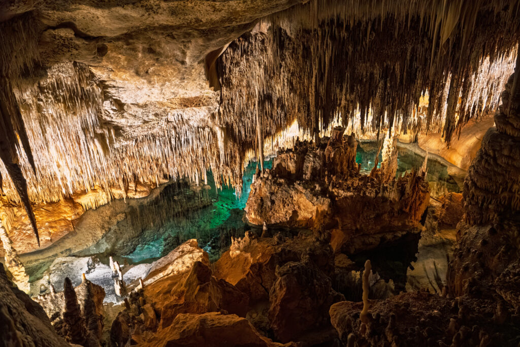 Die mystische Drachenhöhle auf Mallorca – ein bezauberndes unterirdisches Wunder der Balearen