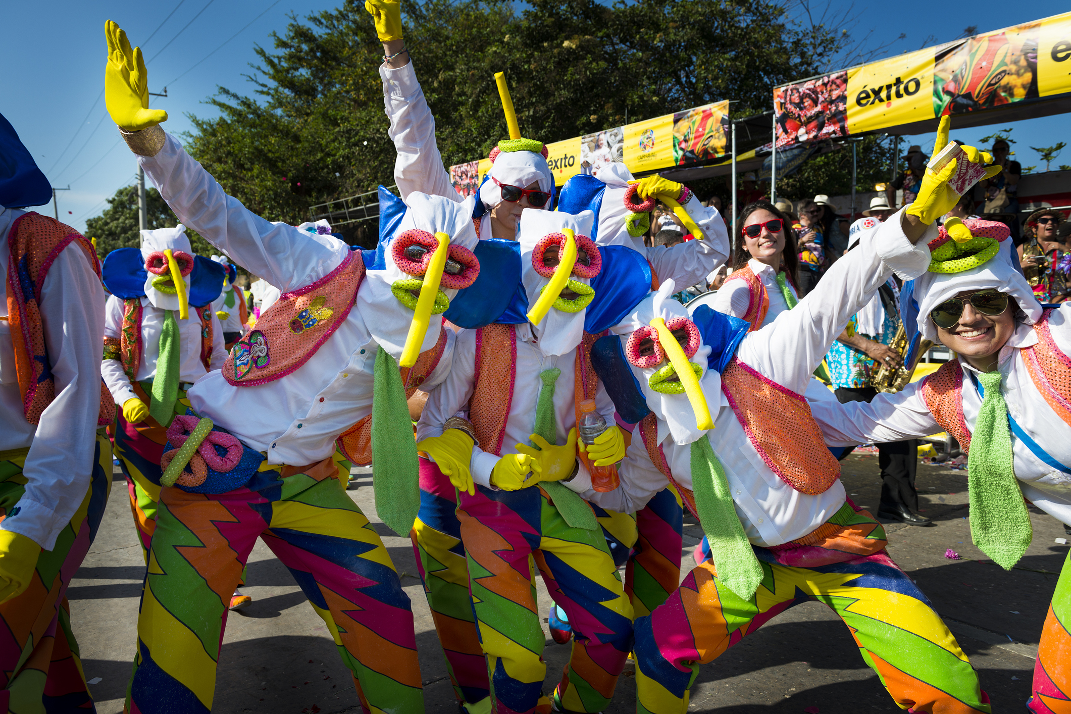 Verkleidete Gruppe von 5 zum Karneval