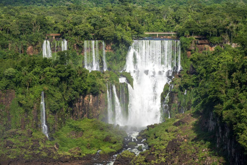 Malerische Wasserfälle bei den Iguazu-Wasserfällen, Brasilien