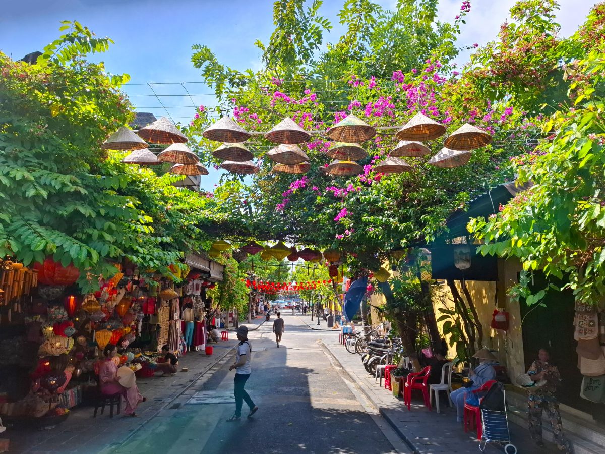 Entdecken Sie die Altstadt von Hoi An, ein farbenfrohes Erlebnis in Vietnam