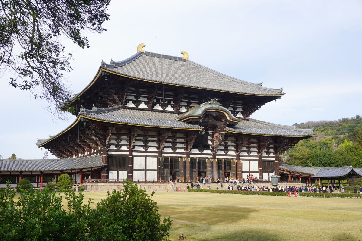 Todai-Ji in Nara: Der größte Bronze Buddha und beeindruckende Architektur in Japan