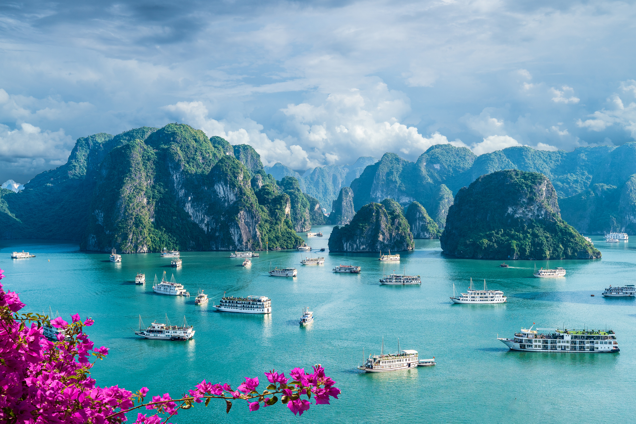 Landschaft mit der atemberaubenden Halong-Bucht, Vietnam
