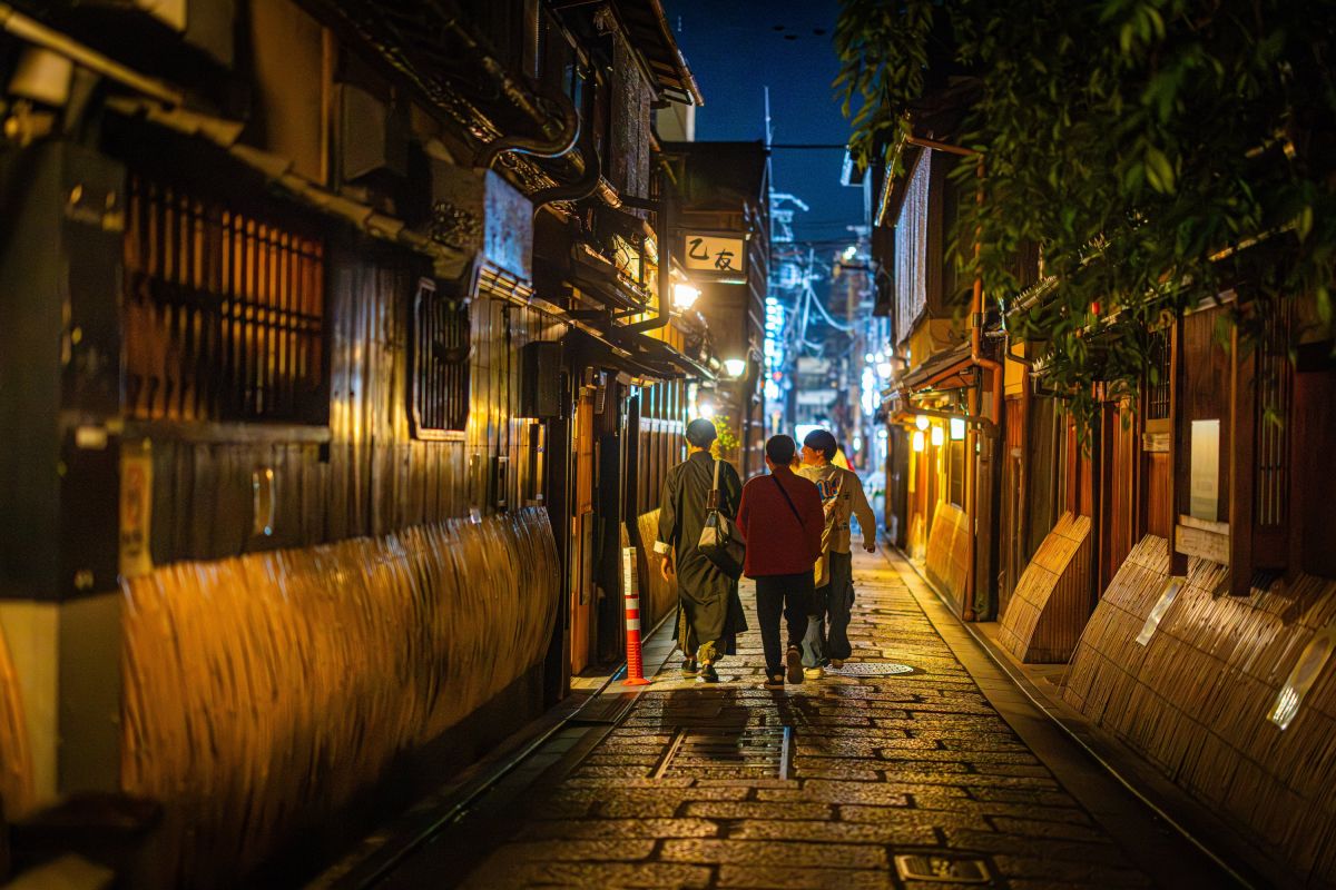 Historische Gasse im Gion-Viertel von Kyoto, Japan